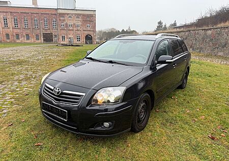 Toyota Avensis 1.8 / Klima / Xenon