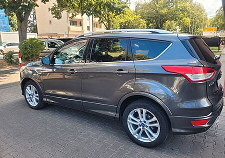 Ford Kuga 2,0 TDCi LEDER-NAVI-XENON-KAMERA-PANORAMA