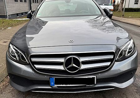 Mercedes-Benz E 220 d Autom. Garantie u. Scheckheftgepflegt