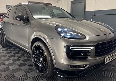 Porsche Cayenne Turbo*Sport-Chrono*PANO*Matrix*Keramik*