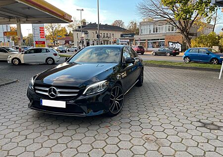 Mercedes-Benz C 180 Mercedes - NAVI/Multibeam LED/Automatik