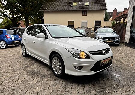 Hyundai i30 1.4 Benzin Edition.Tempomat+Klima+Teilleder.