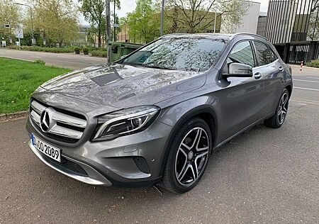 Mercedes-Benz GLA 200 d 4MATIC