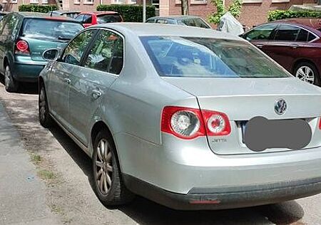 VW Jetta Volkswagen 1.6 TDI DSG Highline Highline