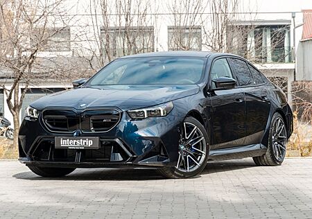BMW M5 DR.ASS.PLUS.PANORAMA.B&W.360°.AHK.NEU MODELL