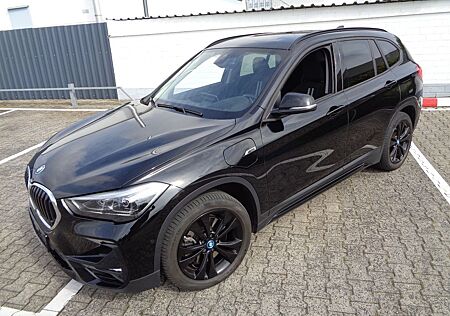 BMW X1 xD.25e Aut.Sport Leder LED Nav.+ HUD AHK PDC