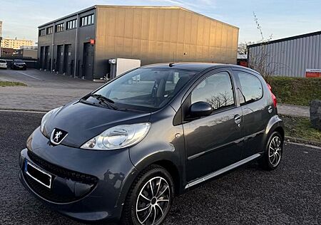 Peugeot 107 5/Tür *TÜV 07/27 *Kupplung & * Service Neu