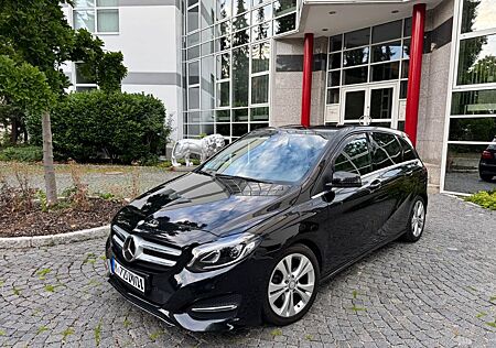 Mercedes-Benz B 220 d Sportpaket AMG Vollausstattung