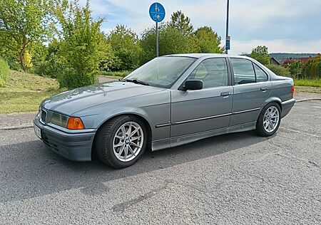 BMW 318i gepflegter Oldtimer
