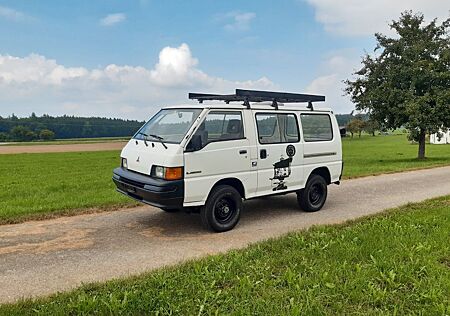 Mitsubishi L300