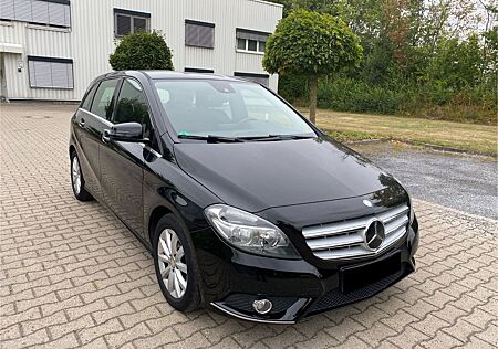 Mercedes-Benz B 180 BlueEFFICIENCY Navi-Comand