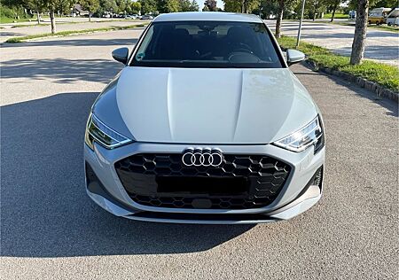 Audi A3 35 TFSI S tronic Limo Facelift Navi LED