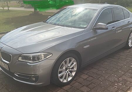 BMW 520d xDrive A Luxury Line Luxury Line
