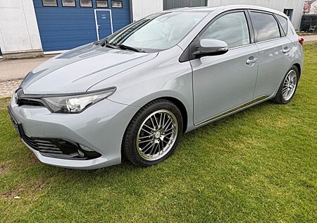 Toyota Auris Team Deutschland 1,2-l-Turbo S/S Team ...