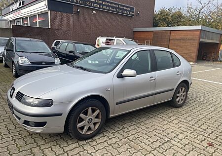 Seat Leon 1,6L 16V Stella 105-PS Klima Tüv-Neu