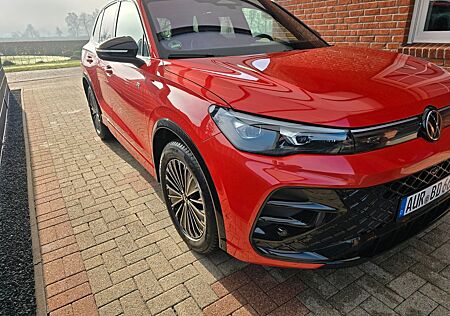 VW Tiguan Volkswagen 1.5 eTSI OPF DSG R-Line R-Line