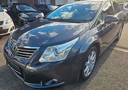 Toyota Avensis Kombi Executive Sitzheizung PDC Klimaaut