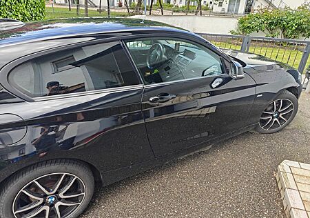 BMW 118d xDrive Sport Line AB 4.6.2025 zu verkaufen