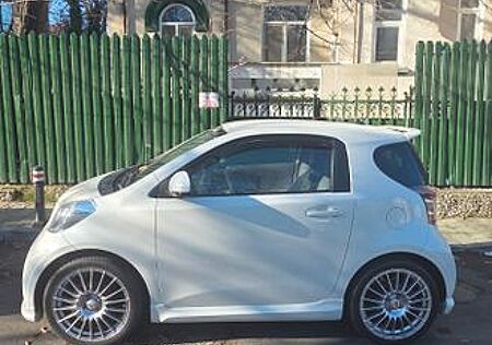 Toyota iQ + 1,33-l-Dual-VVT-i Multidrive +