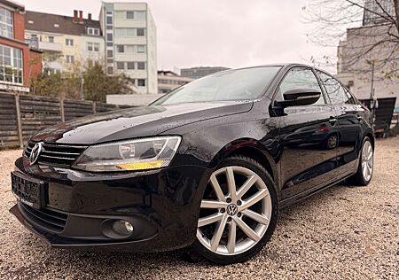 VW Jetta Volkswagen VI Comfortline/NAVI/SHZ/KLIMA/PDC/ALU/EUR5
