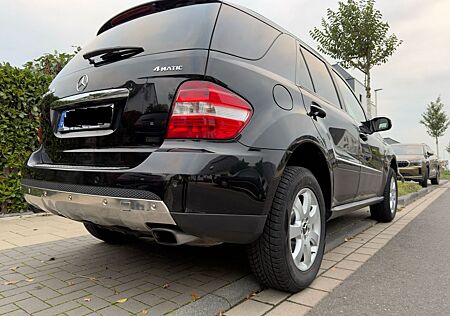 Mercedes-Benz ML 320 CDI 4MATIC XENON PANO SCHECKHEFT TÜV NEU