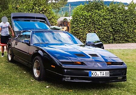 Pontiac Trans Am GTA, 5.7 V8, T-Tops