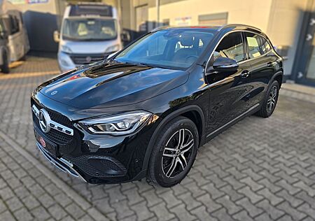 Mercedes-Benz GLA 200 , Navi,Kamera,Carplay,Android,LED,Winter