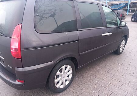 Peugeot 807 Benzin 2.0