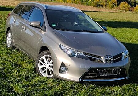 Toyota Auris Touring Sports Touring Sports 2,0-l-D-...