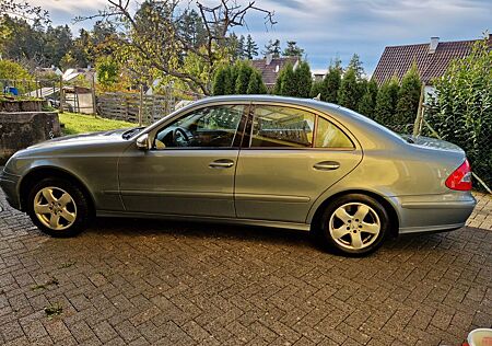 Mercedes-Benz E 200 KOMPRESSOR CLASSIC Classic