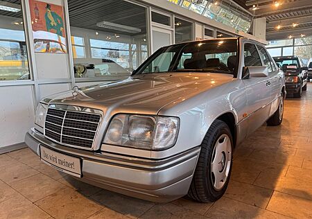 Mercedes-Benz E 200 fantastischer orig. Zustand 77.000 Km Top