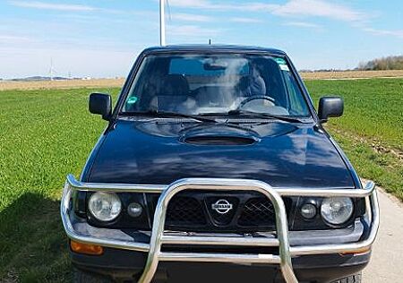 Nissan Terrano II 2.4i