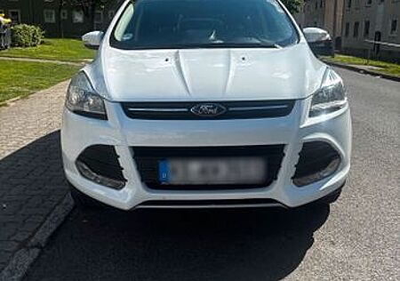 Ford Kuga 1,6 EcoBoost 2x4 110kW Titanium Titanium