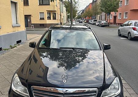 Mercedes-Benz C 180 T BlueEFFICIENCY -