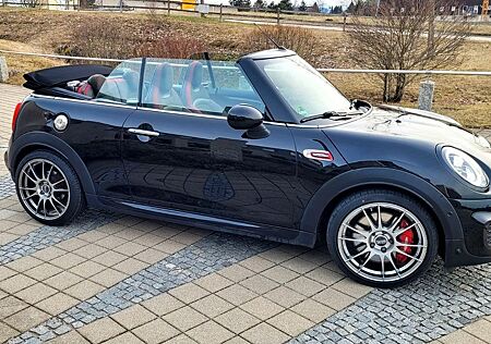 Mini John Cooper Works Cabrio John Cooper Works JCW Cabrio schwarz Facelift