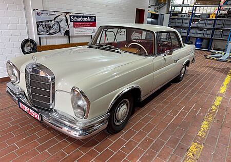 Mercedes-Benz 220 SE Coupè abolut TOP, Deutsches Fahrzeug,