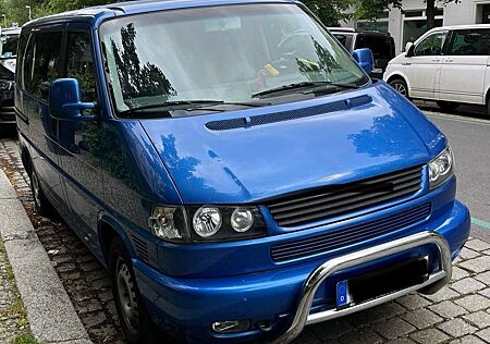 VW T4 Multivan Volkswagen blau