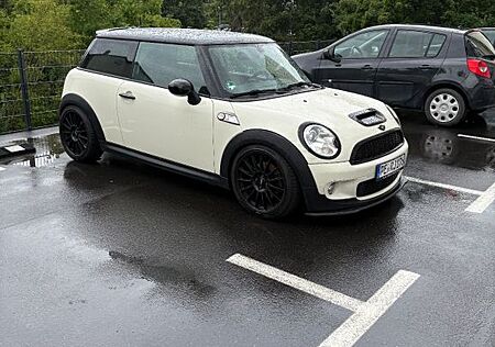 Mini Cooper S TÜV 02/2027 18 Zoll Carplay