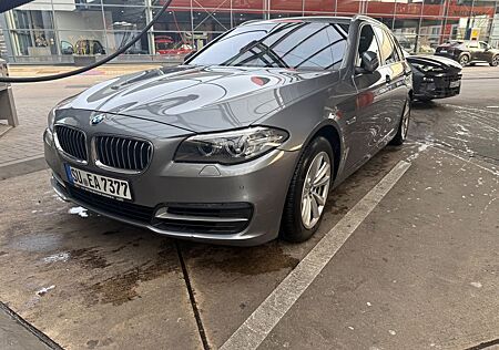 BMW 520d Touring A -