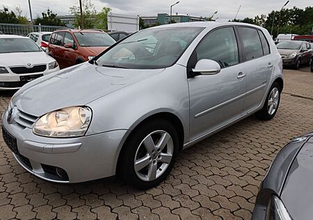 VW Golf Volkswagen V Lim. United