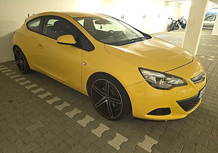 Opel Astra J GTC 1.6 TURBO 180 PS