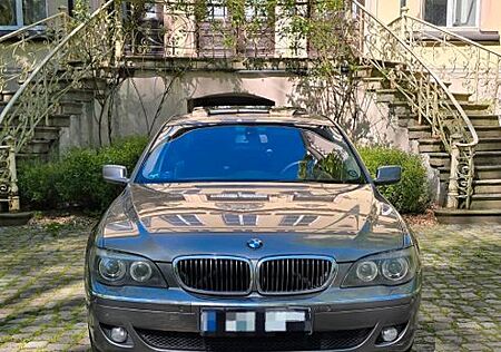 BMW 750i - Benzin / LPG