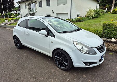 Opel Corsa 1.4 ECOTEC Color Race Color Race