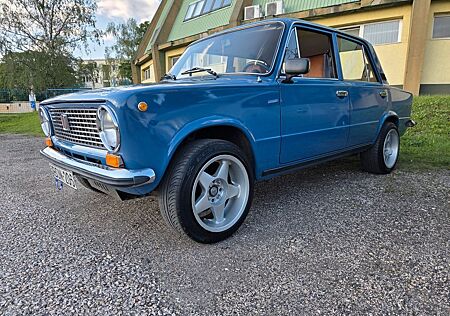Lada 1200