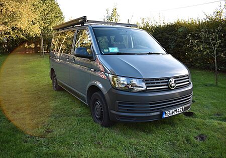 VW T6 Transporter Volkswagen Camper Van mit viel Ausstattung