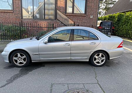 Mercedes-Benz C 200 KOMPRESSOR AVANTGARDE Avantgarde