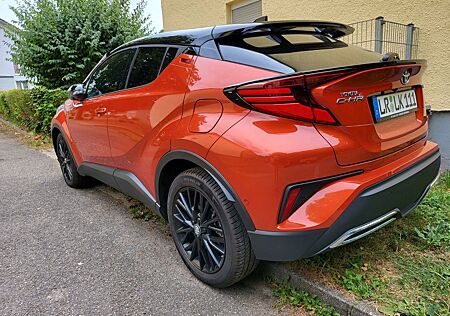 Toyota C-HR 2.0-l-VVTi Hybrid Orange Edition Orange...
