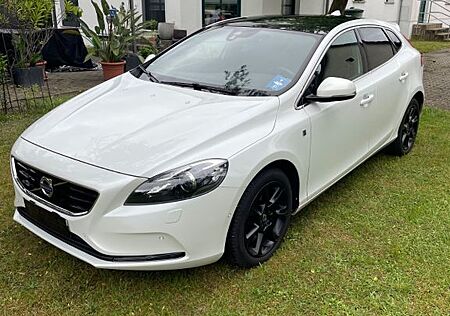 Volvo V40 D3 Ocean Race Sehr gepflegt