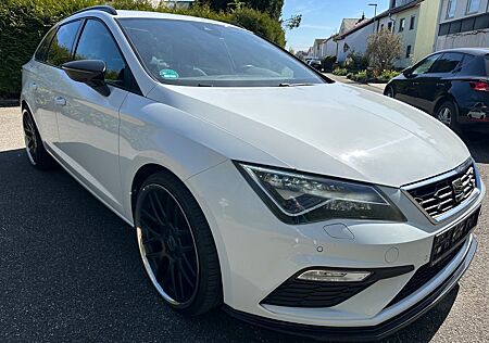 Seat Leon ST FR NAVI PANO KeyLess 20ALU TOP Ausst.