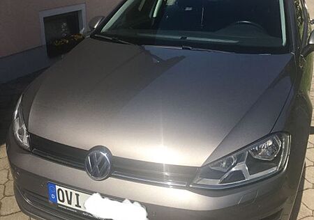 VW Golf Volkswagen 1.2 TSI 63 kW Trendline Trendline